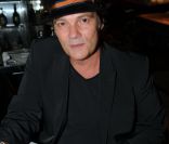 Axel Bauer lors de l'anniversaire de Jean-Roch au VIP ROOM à Paris le 5 octobre 2011
