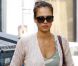 Jessica Alba : La jeune maman voit rouge et réclame 1 million de dollars