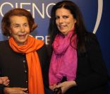 Liliane Bettencourt et sa fille Françoise à Paris, le 31 mars 2011. 