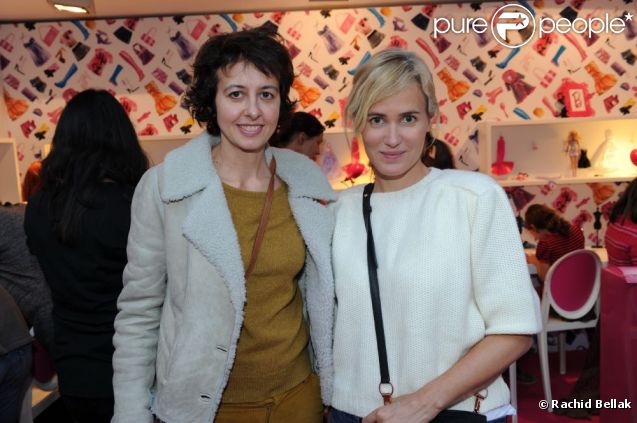 Valérie Bonneton et Judith Godrèche à l'inauguration de l'Atelier Barbie à l'Espace Basfroi le mercredi 19 octobre à Paris 