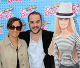  François-Xavier Demaison et son épouse Emmanuelle à l'inauguration de l'Atelier Barbie à l'Espace Basfroi le mercredi 19 octobre à Paris 