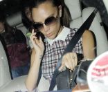 Victoria Beckham nous montre son nouveau gros diamant !!