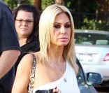Shauna Sand et son très jeune compagnon le 21 octobre 2011 chez Mr Bones Pumpkin Patch à Los Angeles