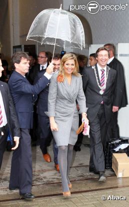 La princesse Maxima inaugure les nouveaux locaux du centre oecuménique diaconal Stem an de Stad à Haarlem, aux Pays-Bas, le 25 octobre 2011.