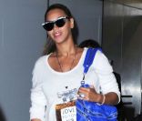 Un look approprié certes, mais pas vraiment harmonieux pour Beyoncé, qui a décidé de privilégier les ampoules au confort juchée sur ses talons de 12<br />
