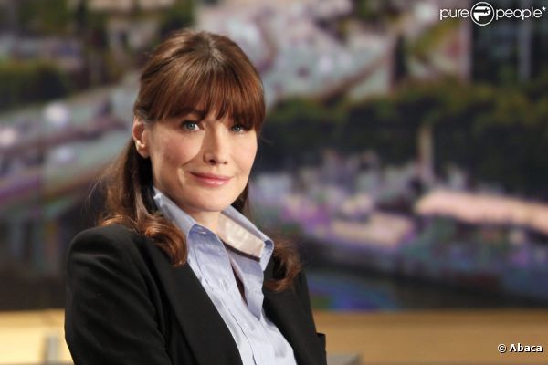 Carla Bruni-Sarkozy sur le plateau de TF1 le 16 mai 2011