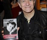 Francis Huster en mars 2011 au Salon du Livre