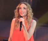 Claire Keim en mars 2011 sur le plateau de l\'émission Les années bonheur sur France 2 <br />