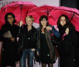  Audrey Pulvar, Flavie Flament, Cécilia Hornus et Faustine Bollaert lors la soirée Pink Ribbon, un évènement pour la lutte contre le cancer du sein, au Grand Palais le 29 octobre 2011 à Paris 
 &nbsp; 
 &nbsp; 