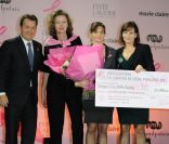  Le PDG Estee Lauder Henk Van der Mark auprès de Cécilia Hornus lors la soirée Pink Ribbon, un évènement pour la lutte contre le cancer du sein, au Grand Palais le 29 octobre 2011 à Paris 
 &nbsp; 
 &nbsp; 