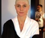 Heidi s'est prise en photo pendant les phases de transformation en singe !!