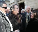 Jean-Marie Bigard, Daniel Russo et France, fille de Robert Lamoureux, lors des obsèques de Robert Lamoureux en l'église Notre-Dame de Boulogne-Billancourt le 4 novembre 2011