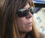 La femme de Michel Leeb lors des obsèques de Robert Lamoureux en l'église Notre-Dame de Boulogne-Billancourt le 4 novembre 2011