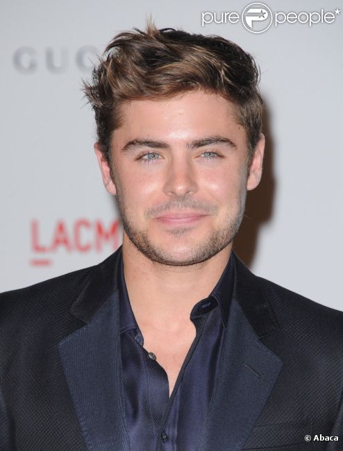Zac Efron lors de l'inauguration du Gala Art et Film au Lacma, le Los Angeles County Museum of Art, à Los Angeles, le 5 novembre 2011