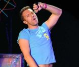 Coldplay -  Every teardrop is a waterfall , live aux MTV Europe Music awards, à Belfast, le 8 novembre 2011.