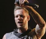 M. Pokora se déchaîne sur la scène de l'Olympia de Paris le 5 novembre 2011