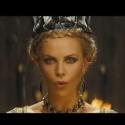 Charlize Theron reine glacée face à Kristen Stewart en Blanche-Neige guerrière