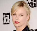 Charlize Theron le 30 septembre 2011 à Los Angeles