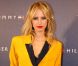 Karolina Kurkova momulée dans un ensemble jaune poussin fantastique lors de l'ouverture de la boutique Tommy Hilfiger à Hambourg. Le 16 novembre 2011