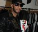 Swizz Beatz à la boutique Auguste à Paris (Bastille) pour la présentation et la dédicace de la chaussure que le producteur a dessinée pour la marque Reebok. Le 17 novembre 2011
