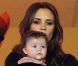 Harper Seven et sa mère Victoria Beckham regardent le match des L.A. Galaxy depuis leur loge V.I.P. Los Angeles, le 3 novembre 2011. 