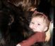 Harper Seven, dans les bras de sa maman Victoria Beckham à New York, le 16 novembre 2011. 