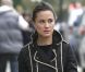 Minée par la fatigue, Pippa Middleton se rend à son bureau à Londres, le 23 novembre 2011.