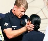 Lucy Liu et Michael Cudlitz sur le tournage de Southland, à Los Angeles le 28 novembre 2011.