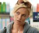 Charlize Theron aussi a été une adolescente moquée et ridiculisée