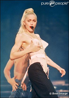 Madonna, Blonde Ambition Tour, à Tokyo, le 18 avril 1990.