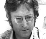 John Lennon à Cannes en mai 1971. 