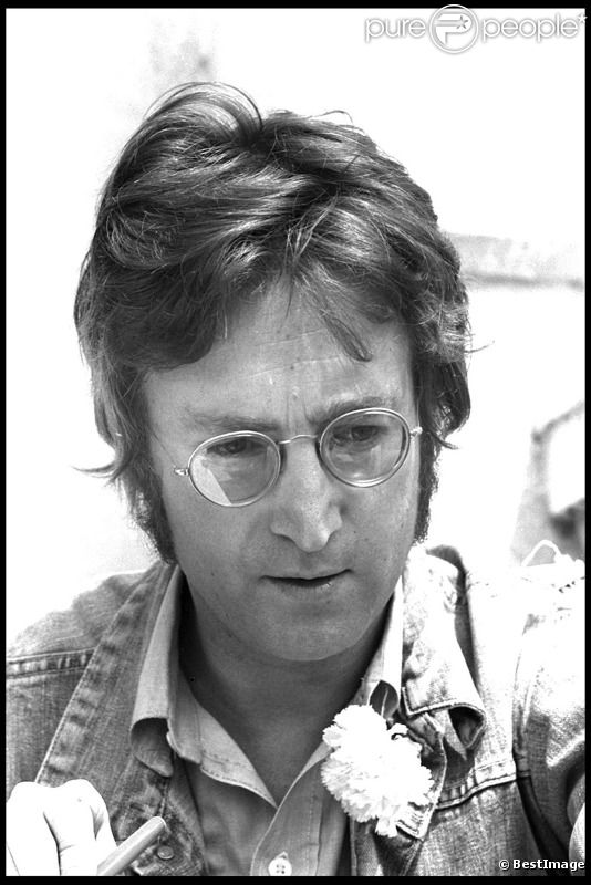 John Lennon à Cannes en mai 1971. 