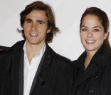 Anouchka Delon inséparable de son amoureux Julien Dereins lors de la soirée Burberry à l'ambassade de Grande-Bretagne le 1er décembre 2011