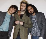 Les BB Brunes lors de la soirée Burberry à l'ambassade de Grande-Bretagne le 1er décembre 2011