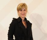 Michèle Laroque à la soirée Burberry organisée à l'Ambassade de Grande-Bretagne à Paris le 1er décembre 2011