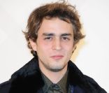 Benjamin Siksou à la soirée Burberry organisée à l'Ambassade de Grande-Bretagne à Paris le 1er décembre 2011