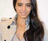 La ravissante Hafsia Herzi à la soirée Burberry organisée à l'Ambassade de Grande-Bretagne à Paris le 1er décembre 2011