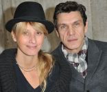 Sarah et Marc Lavoine au premier rang du défilé Chanel Paris-Bombay le 6 décembre 2011