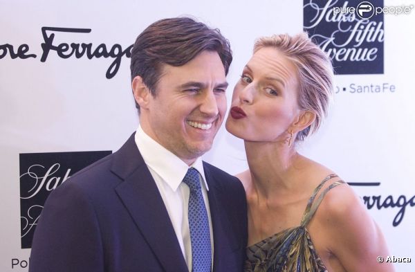 Karolina Kurkova et son amoureux lors de l'événement Ferragamo à Mexico City le 7 décembre 2011