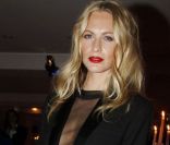 Poppy Delevingne lors du dîner de charité organisé à l'espace Pierre Cardin à Paris le 10 décembre 2011
