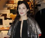 Amira Casar lors du dîner de charité organisé à l'espace Pierre Cardin à Paris le 10 décembre 2011