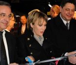 Patricia Kaas accueille les premiers voyageurs de la ligne Paris-Berlin-Moscou, à la gare de l\'Est à Paris, le 13 décembre 2011.