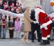 La princesse Charlene de Monaco et Albert de Monaco ont donné le sourire  aux enfants pour le Noël de Monaco organisé le 14 décembre 2011