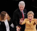 Bill Clinton, Hillary et leur fille Chelsea à New York, le 5 février 2008. 