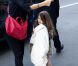 Suri Cruise ressort ses talons pour une journée de princesse