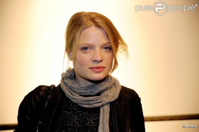 Mélanie Thierry présente le court métrage La vitesse du passé, à Paris, le 15 décembre 2011.