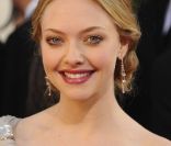 Amanda Seyfried, nouvelle Nicole Kidman. Le même physique racé, des yeux en amande captivants, la jeune star fait toujours son effet quand elle débarque sur tapis rouge, aidée par son sourire et ses jambes longues...  