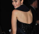 La rieuse Lily Collins s'amuse de sa nouvelle notoriété et de son nouveau rang d'icône de beauté. 