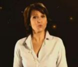 Carole Rousseau, animatrice de TF1, souhaite un joyeux Noël aux Français