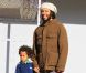 Ziggy Marley et son fils Gideon, à Los Angeles, le 20 décembre 2011.